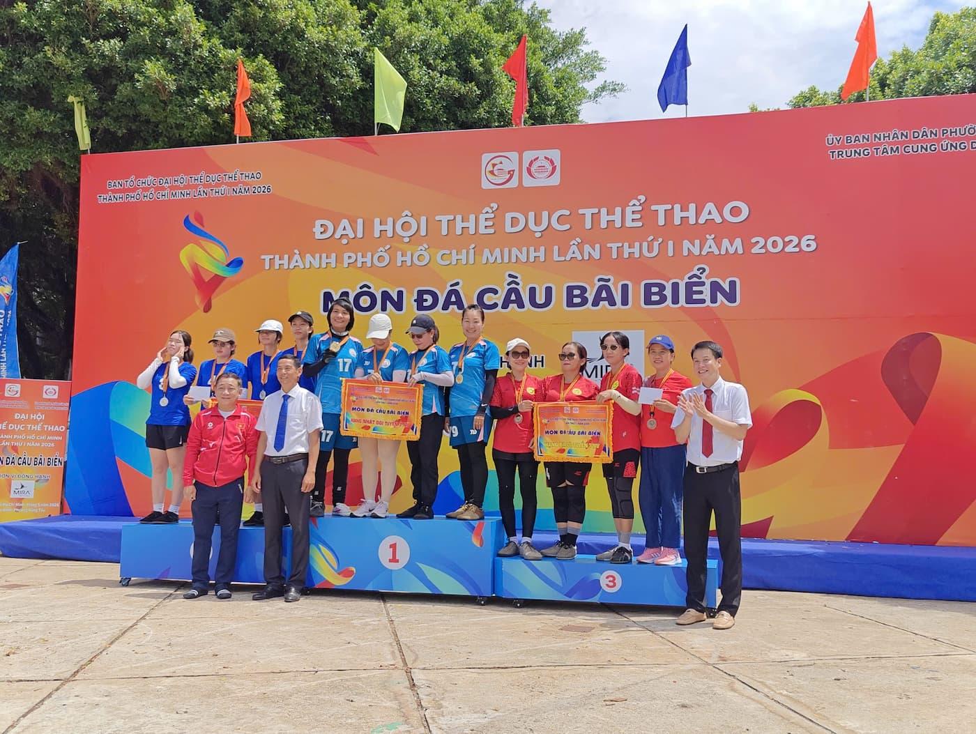Giải đá cầu bãi biển 3