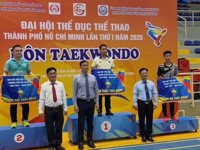 Giải Taekwondo - Trao thưởng toàn đoàn